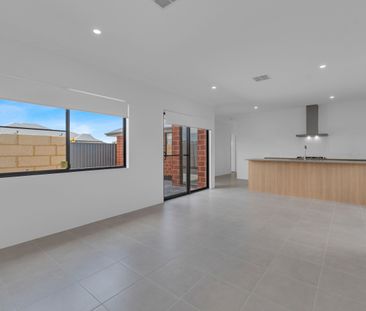 4 x 2 Family Home in Baldivis - Photo 2