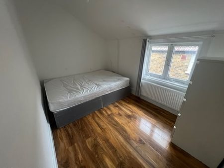 4 Bed Flat, Helix Road, SW2 - Photo 4