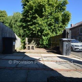 2 Bedroom Flats in Headingley - Photo 1