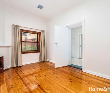 Spacious Sandstone Classic in Prime Glenalta Location - Photo 6