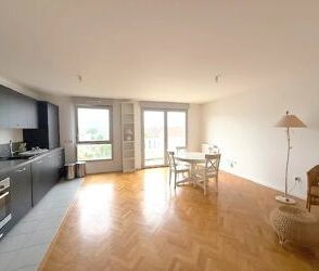 Location Appartement 5 pièces 85 m2 à Combs-la-Ville - Photo 2