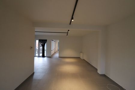 Een recent gerenoveerde woning met 3 slaapkamers, terras en garage. - Foto 5