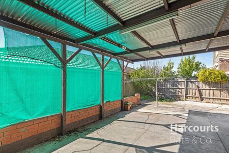 Lovely Lalor Living in Prime Location! - Photo 4