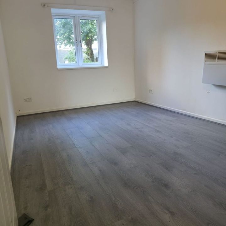 1 Bed Flat, Ashdown Court, IG11 - Photo 1