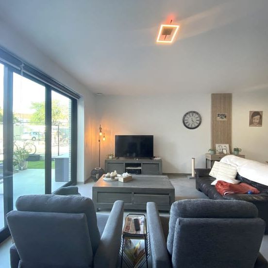 Appartement te huur - foto 1