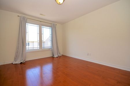 For Lease - 304 Paseo Private Unit# 7, South of Baseline to Knoxdale, Ontario - Photo 2