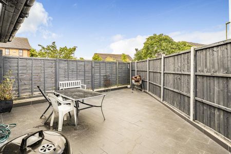 4 bedroom semi-detached house to rent - Photo 4