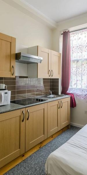 Studio to rent - Photo 1