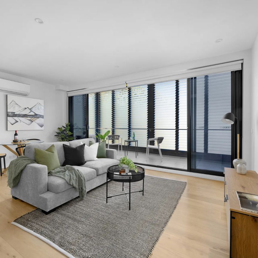 Light Filled Contemporary Living - Photo 1
