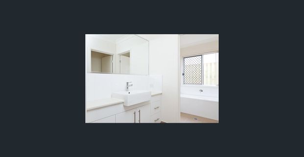 Comfort, style and location in one. - Photo 1