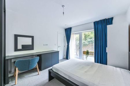 3 bedroom flat to rent - Photo 2