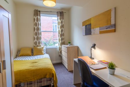 6 Bed Student Accommodation - Photo 3