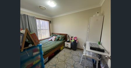 Neat & Tidy 3 Bedroom - Photo 4