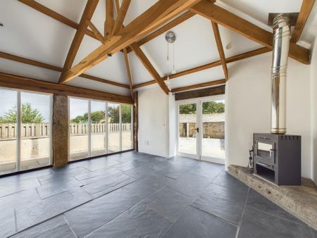 2 bedroom barn conversion to rent - Photo 3