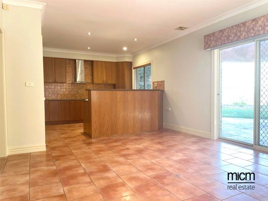 17 William McPherson Crescent - Photo 1