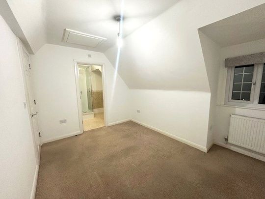 2 bedroom property to rent Peartree Avenue, Southampton, SO19 - Photo 1