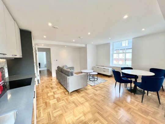 Peacock Court, W14, London - Photo 1