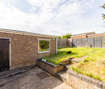 To Let 3 Bed House - Semi-Detached - Photo 3