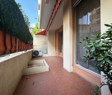 Port de Nice : Appartement Nice 2 pièce(s) 32.08 m2 meublé Rue du Béal - Photo 3