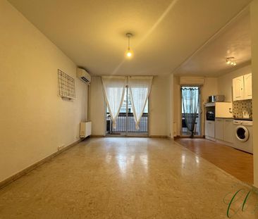 Location longue durée : Grand studio de 33 m2 - balcon - Qua - Photo 3