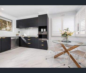 Spacious & Sophisticated Family Living in Blackburn North - Photo 6