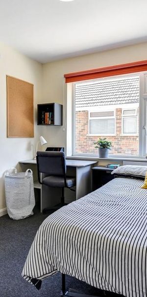 6 bedroom house to rent - Photo 1