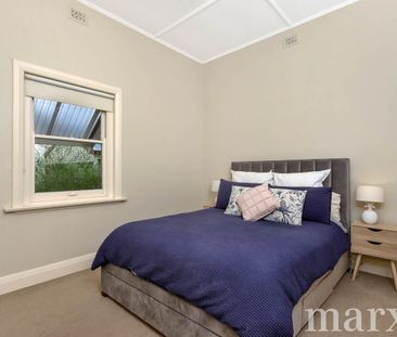 Beautiful Character Home Moments from Angaston Main Street - Photo 4