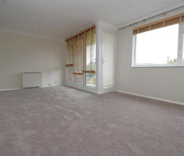 2 bedroom maisonette to rent - Photo 2