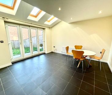 4 bedroom detached house to rent - Photo 1