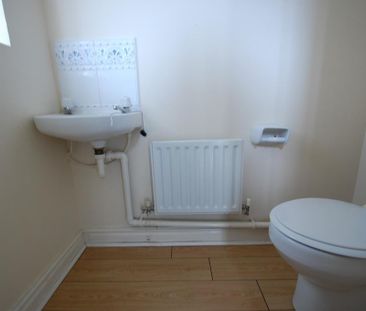 2 bedroom semi-detached house to rent - Photo 6