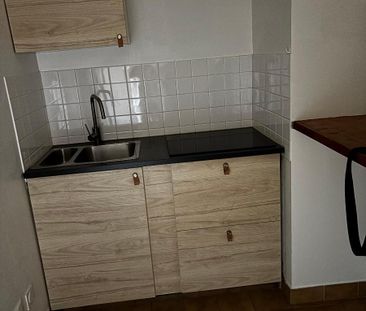 Location Appartement 1 pièce 22m² LES VANS 07140 - Photo 2