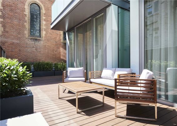 VIRTUAL TOUR AVAILABLE A three bedroom apartment of approximately 2,420 square feet. - Photo 1