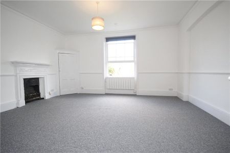 Blakesley Avenue, Ealing, London, UK, W5 2DN - Photo 2
