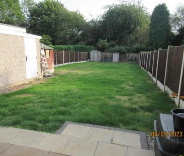 3 bedroom semi-detached house to rent - Photo 4