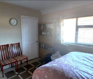 2 Bed Terraced House, Manton Crescent, NG9 - Photo 4