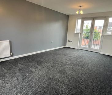 2 bedroom Flat To Let - Photo 3