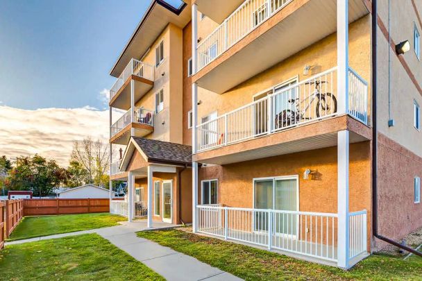 - 2 Bedroom at Katherine Manor - Photo 1