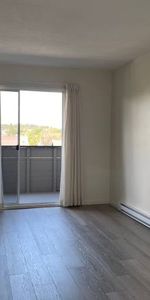 1 Bedroom Recently Renovated Near Town - Photo 4