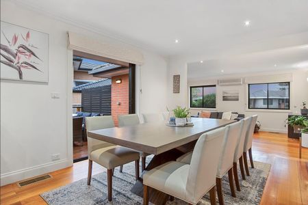 Spacious Family Home in Prime Keilor East Location - Photo 4