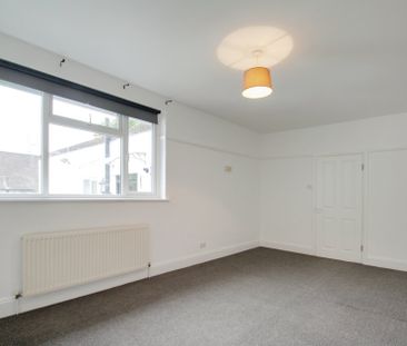 2 bed flat to rent in Wellesley Avenue, Richings Park, SL0 - Photo 4