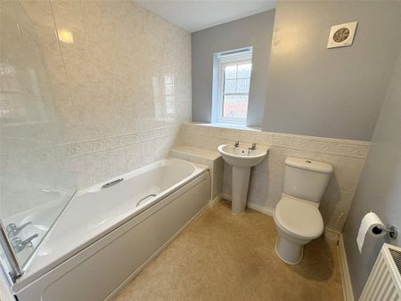 2 bedroom flat to rent - Photo 3