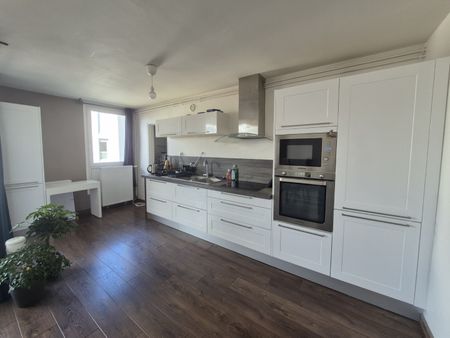 Location Appartement 3 pièces 73m² VILLENEUVE D ASCQ 59650 - Photo 3
