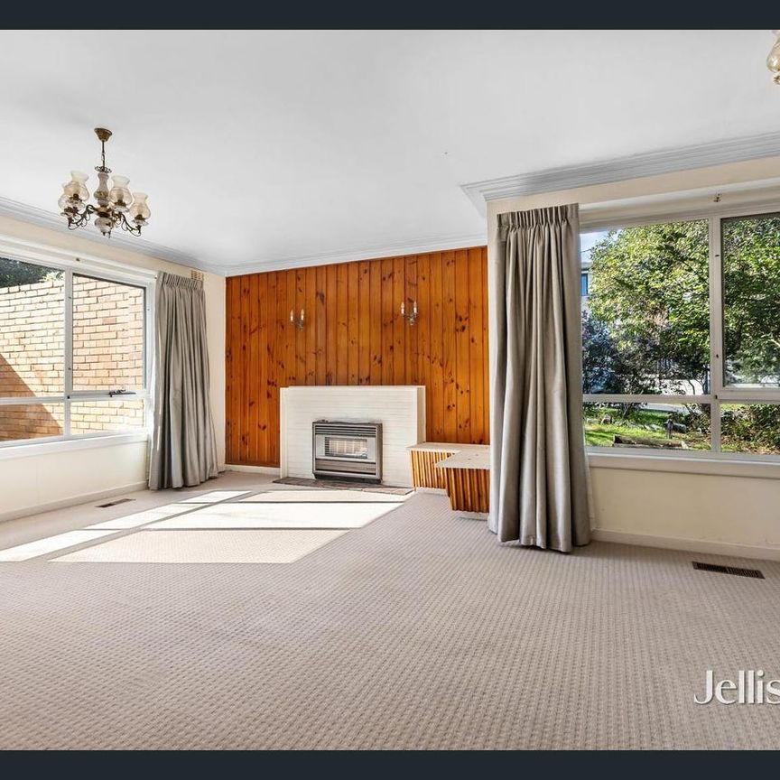FOR LEASE I 4 SEATTLE STREET, BALWYN NORTH Spacious Family Living in the Balwyn High School Zone - Photo 1