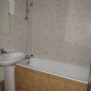 Location appartement à Brionne - Photo 2