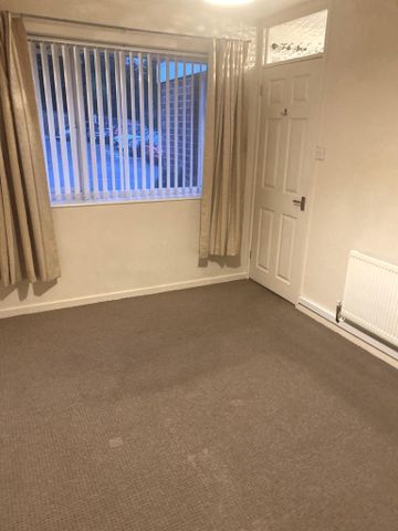 2 bedroom semi-detached bungalow to rent - Photo 3