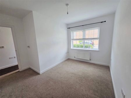 Runnymede Drive, Odiham, Hook, Hampshire, RG29 - Photo 5
