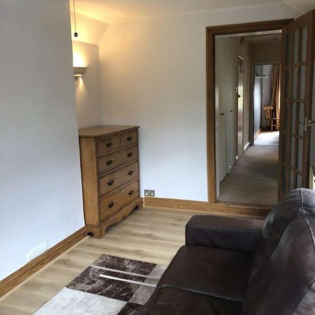 New Road, Chilworth, GU4 - Photo 1