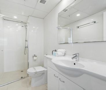 FULLY FURNISHED THREE BEDROOM BEACHFRONT APARTMENT - Photo 6