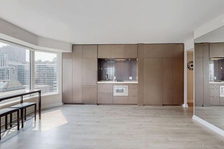 For Lease - 155 Yorkville Avenue Unit# 1704, Toronto, Ontario - Photo 3