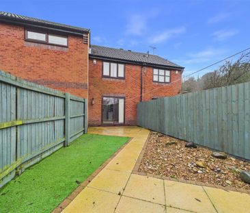 2 bedroom Terraced House to rent - Photo 5